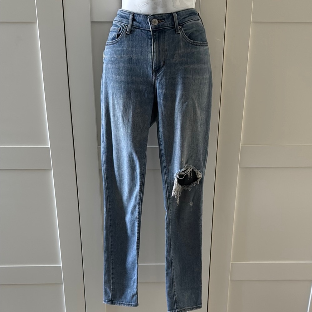 Levi's Blue Skinny Jeans with Distressed Knee